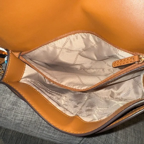 Michael Kors Jet Set Logo Brown and Tan Chain Crossbody NWT - Picture 11 of 17